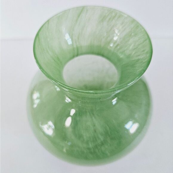 Vintage Green Mottled Art Glass Steuben Cluthra Style Flare Neck Round Base Vase - Picture 8 of 9